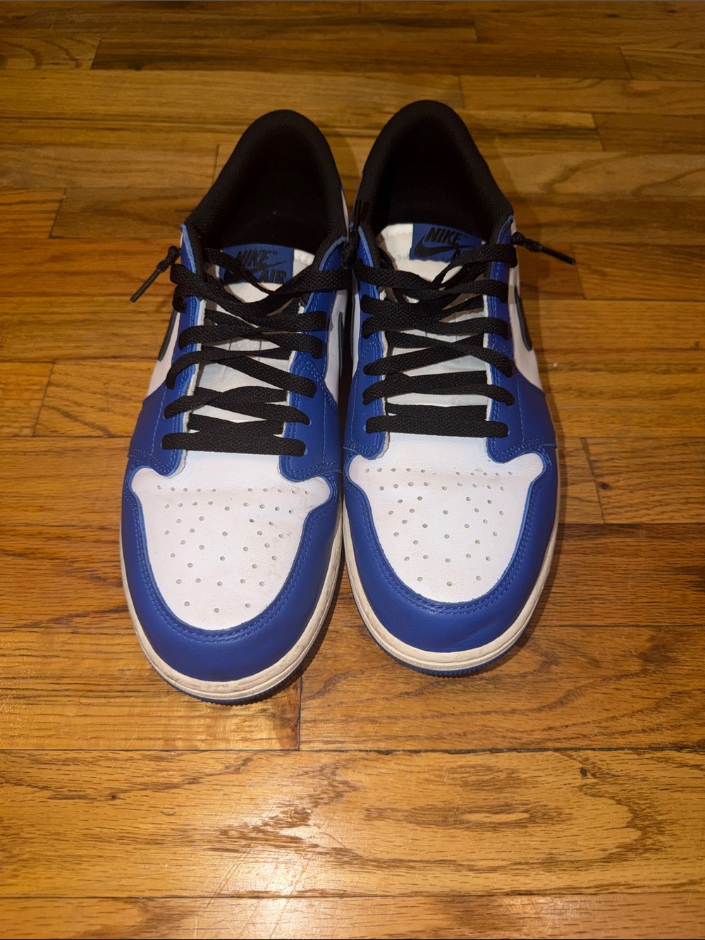 Nike Men's Low-Top Sneakers in White, Blue and Black